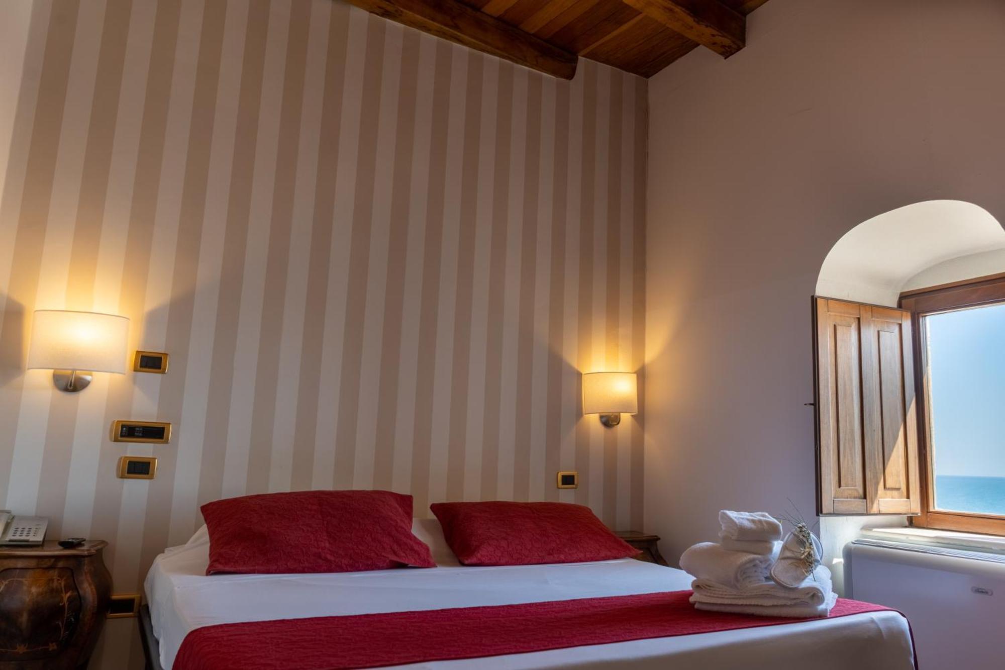 S. Martin Hotel Giovinazzo Exterior foto